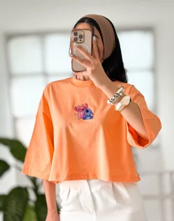 تیشرت کراپ باکسی VIP گلدوزی (Stitch) قیمت هر عدد تیشرت : ۵۹۵۰۰۰ قیمت بسته ۶ عددی :